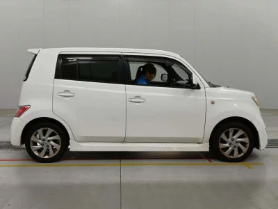 TOYOTA BB