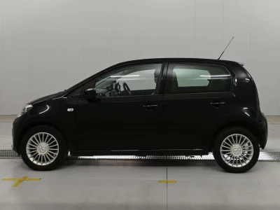 VOLKSWAGEN UP! 3