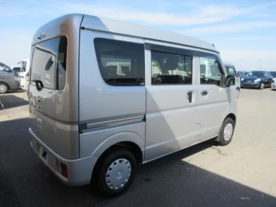 NISSAN CLIPPER VAN