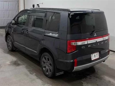 MITSUBISHI DELICA D5