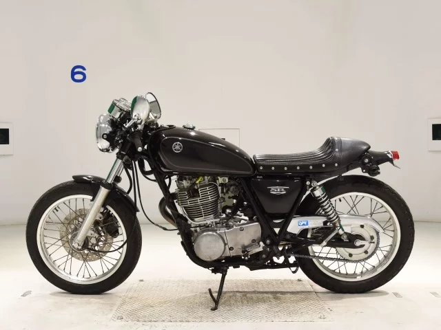 Yamaha SR400-4  с аукциона в Японии