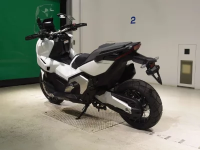 Honda X-ADV750-2