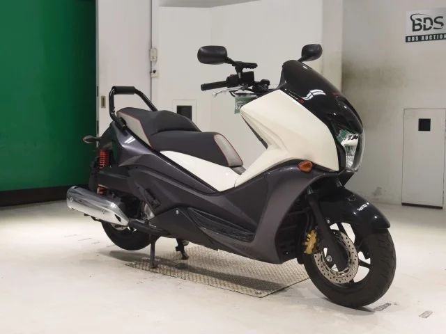 Honda PHASES  с аукциона в Японии