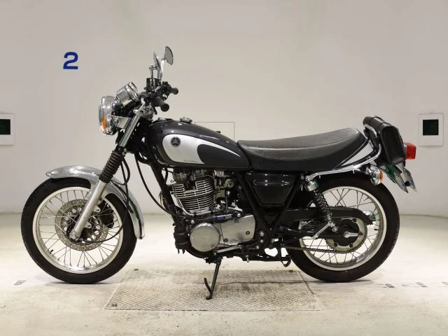 Yamaha SR400-5 2021