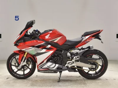 Honda CBR250RR-2