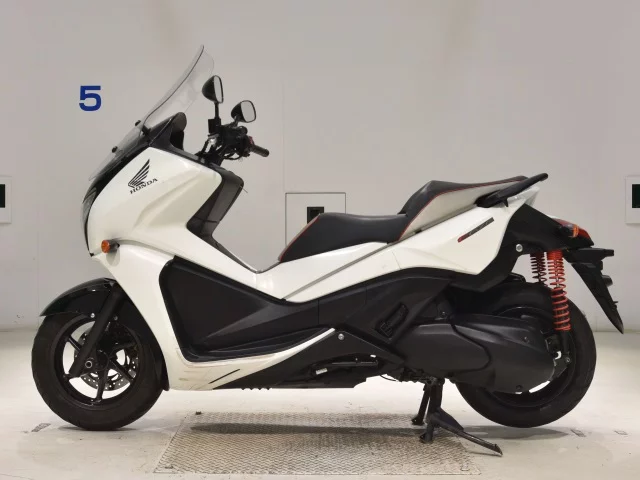Honda PHASES  с аукциона в Японии