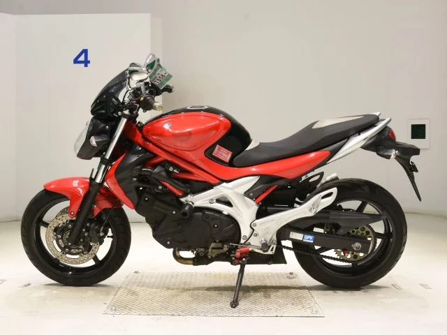 Suzuki GLADIUS400  с аукциона в Японии