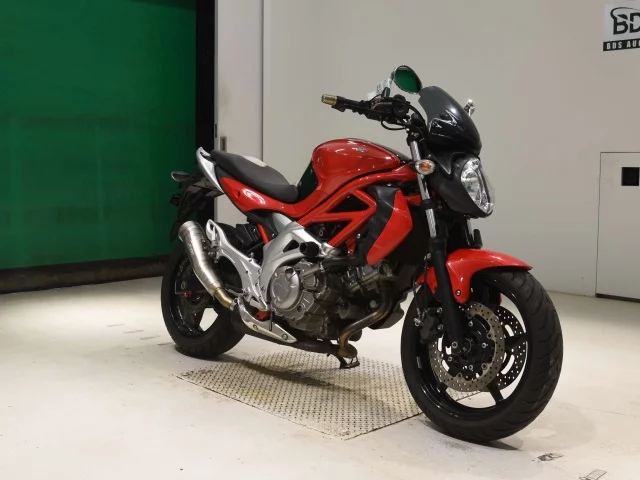 Suzuki GLADIUS400  с аукциона в Японии