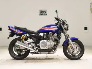 Yamaha XJR1300 с аукционов Японии