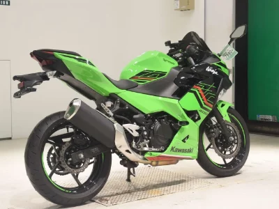 Kawasaki NINJA400-2