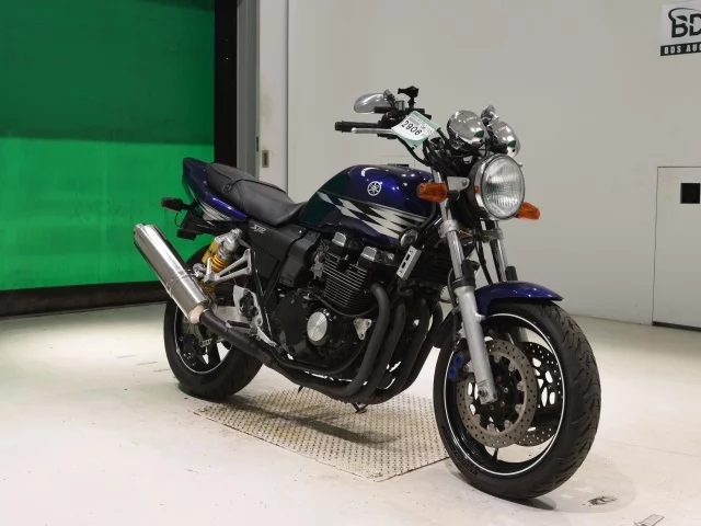 Yamaha XJR400R-3  с аукциона в Японии