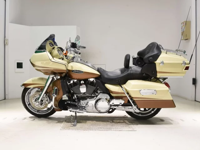 Harley-Davidson HARLEY FLTRUSE1800CVO  с аукциона в Японии