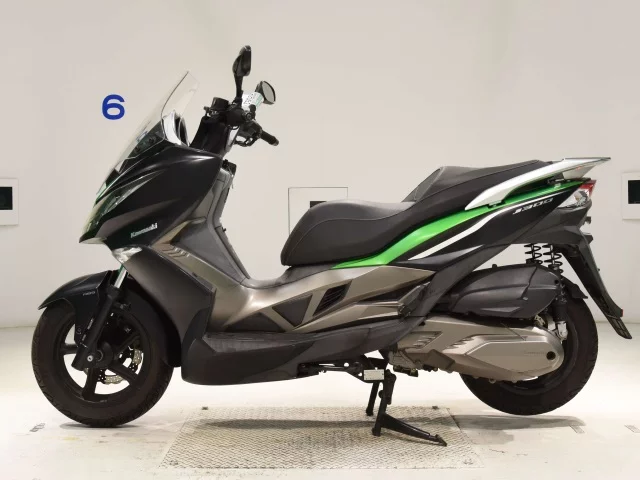 Kawasaki J300  с аукциона в Японии