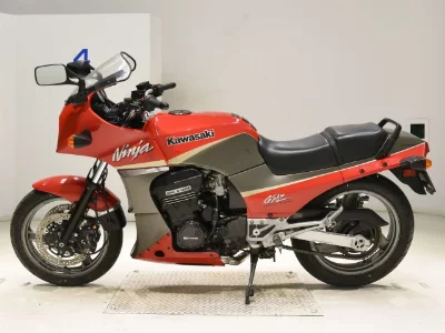 Kawasaki GPZ900R
