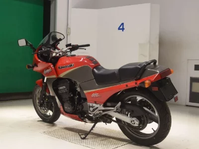 Kawasaki GPZ900R
