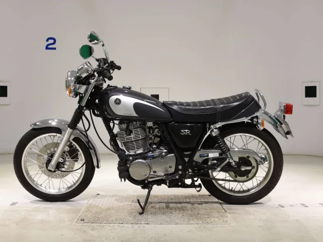 Yamaha SR400-5 2021