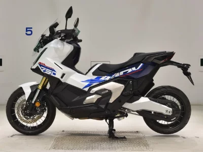 Honda X-ADV750-2