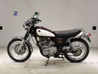 Yamaha SR400-3