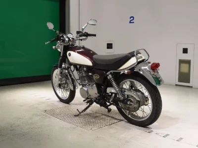 Yamaha SR400-3