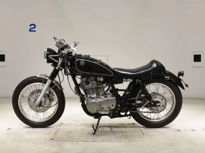 Yamaha SR400-3