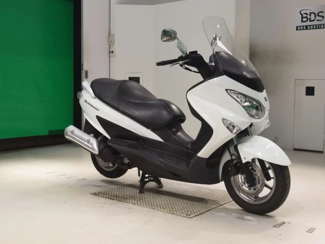 Suzuki BURGMAN200  с аукциона в Японии