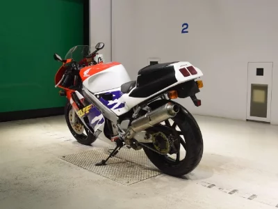 Honda VFR400R-2