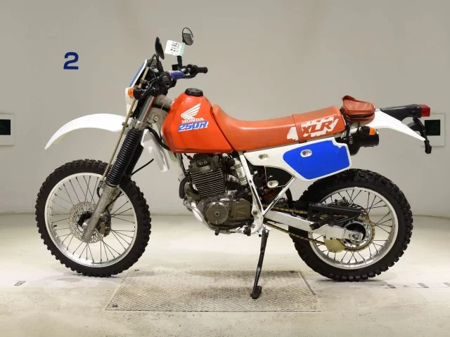 Honda XLR250R  с аукциона в Японии