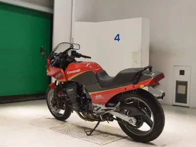 Kawasaki GPZ900R