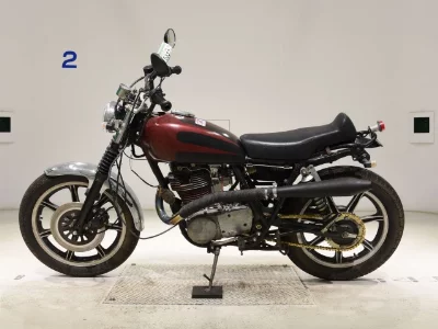 Мотоцикл из Японии Yamaha SR400-2