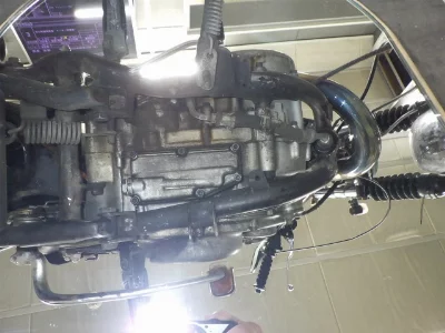 Yamaha SR400-2