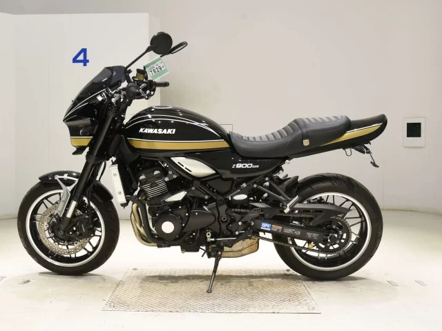 Kawasaki Z900RS 2021