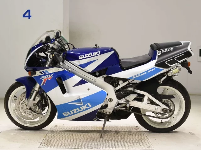 Suzuki RGV250  с аукциона в Японии