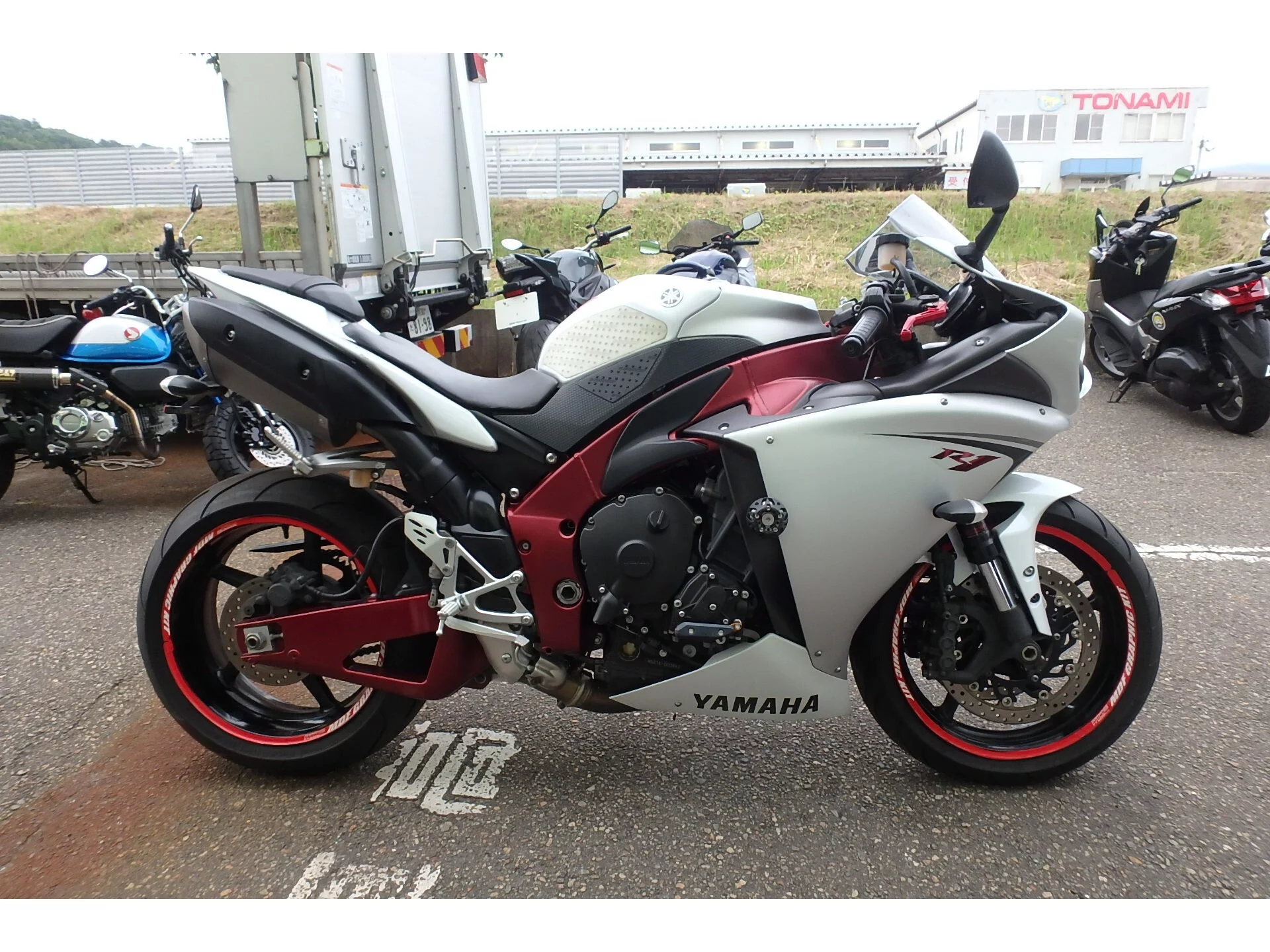 Yamaha YZF-R1  с аукциона в Японии