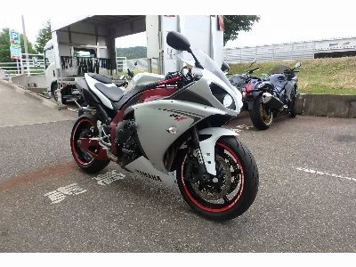 Yamaha YZF-R1