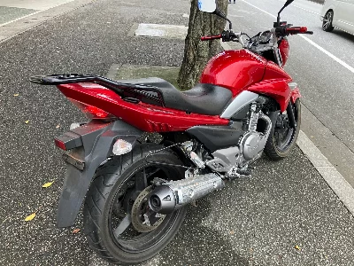 Suzuki GSR250
