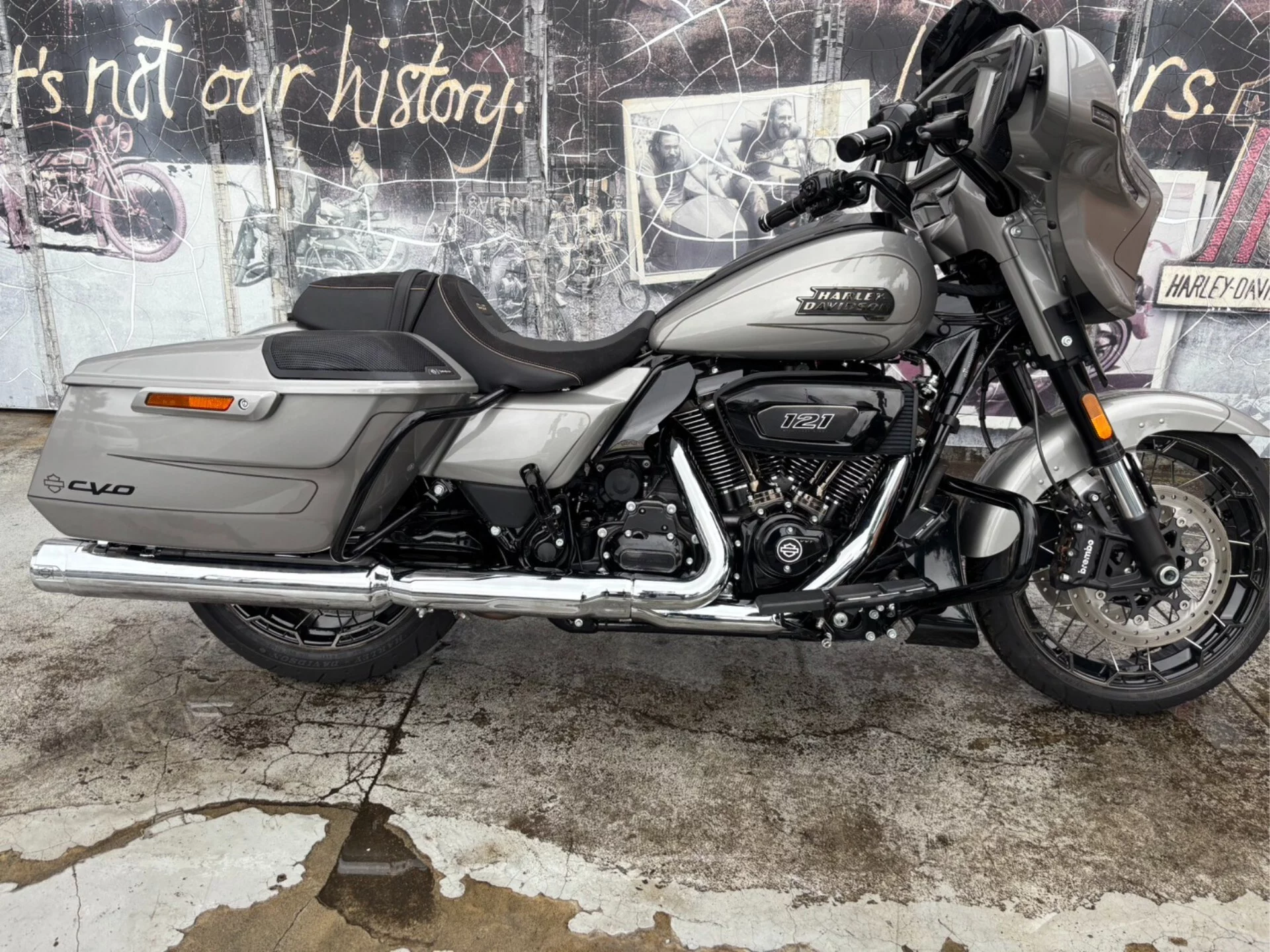 Harley-Davidson HARLEY FLHXSE CVO  с аукциона в Японии