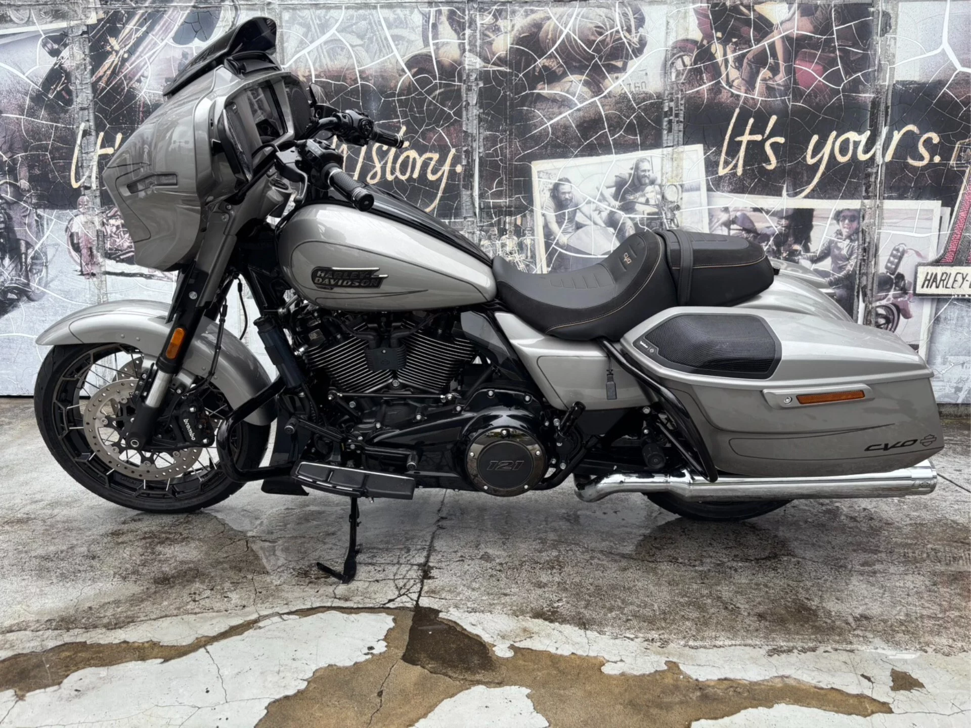 Harley-Davidson HARLEY FLHXSE CVO  с аукциона в Японии