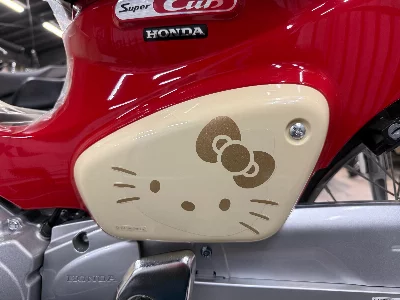 Honda SUPER CUB 50 HELLOKITTY