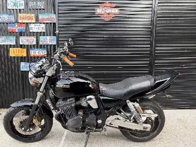 Suzuki INAZUMA 400