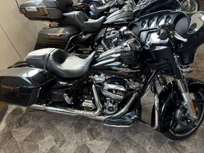 Harley-Davidson HARLEY FLHX1580