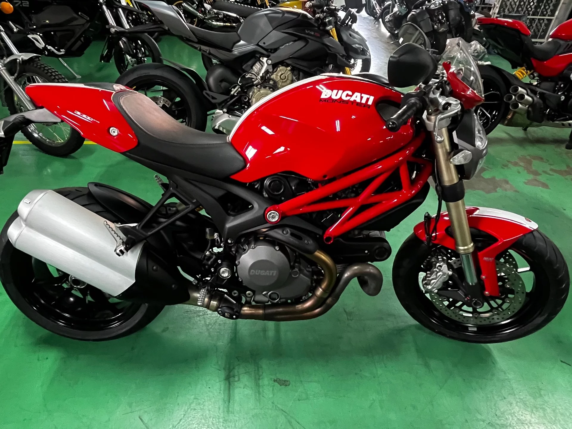 Ducati DUCATI  MONSTAR 1100EVO  с аукциона в Японии