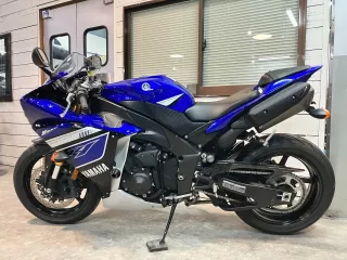Yamaha YZF-R1