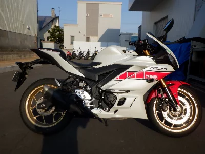 Yamaha YZF-R25 ABS