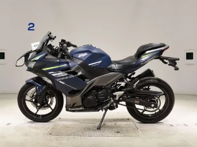 Kawasaki NINJA400-2