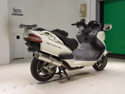 Suzuki SKYWAVE 650LX