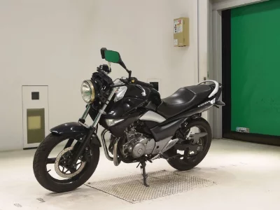 Suzuki GSR250