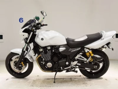 Yamaha XJR1300-2