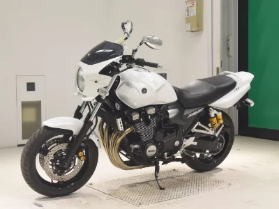 Yamaha XJR1300-2