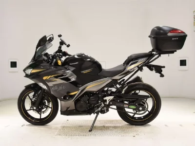 Kawasaki NINJA400-2