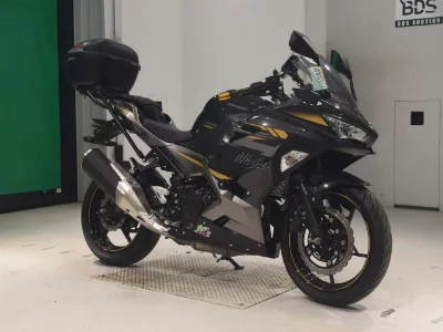 Kawasaki NINJA400-2